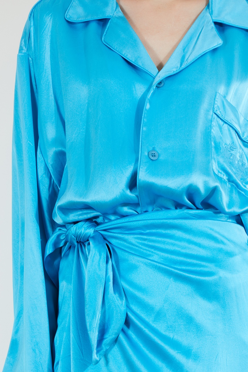 Купить голубые блузку. Шёлковая блузка Ланвин. Голубая кофта Баленсиага. Шелковая рубашка Balenciaga. Голубая шелковая блузка.