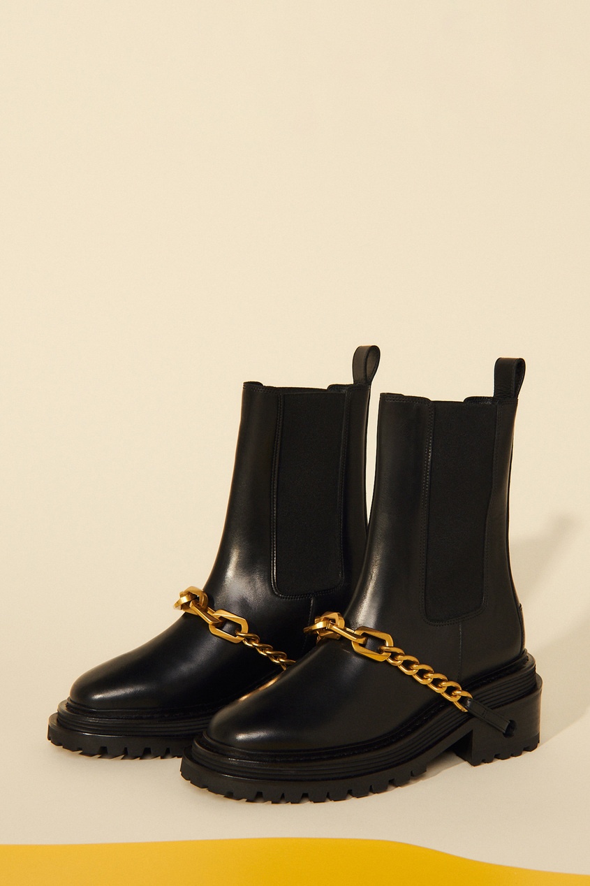 фото Черные кожаные ботинки с декоративной цепью sandro