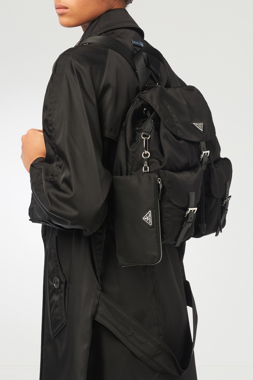 фото Черный рюкзак из экологичного материала prada