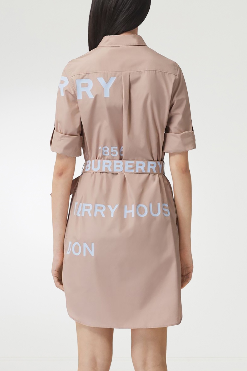 фото Бежевое платье-рубашка с надписями burberry