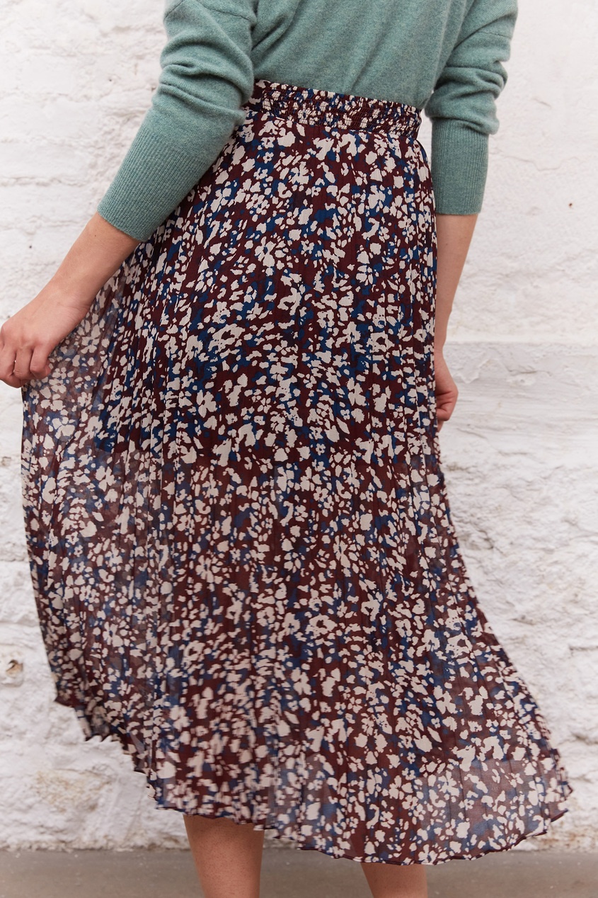 фото Бордово-синяя юбка с принтом gerard darel