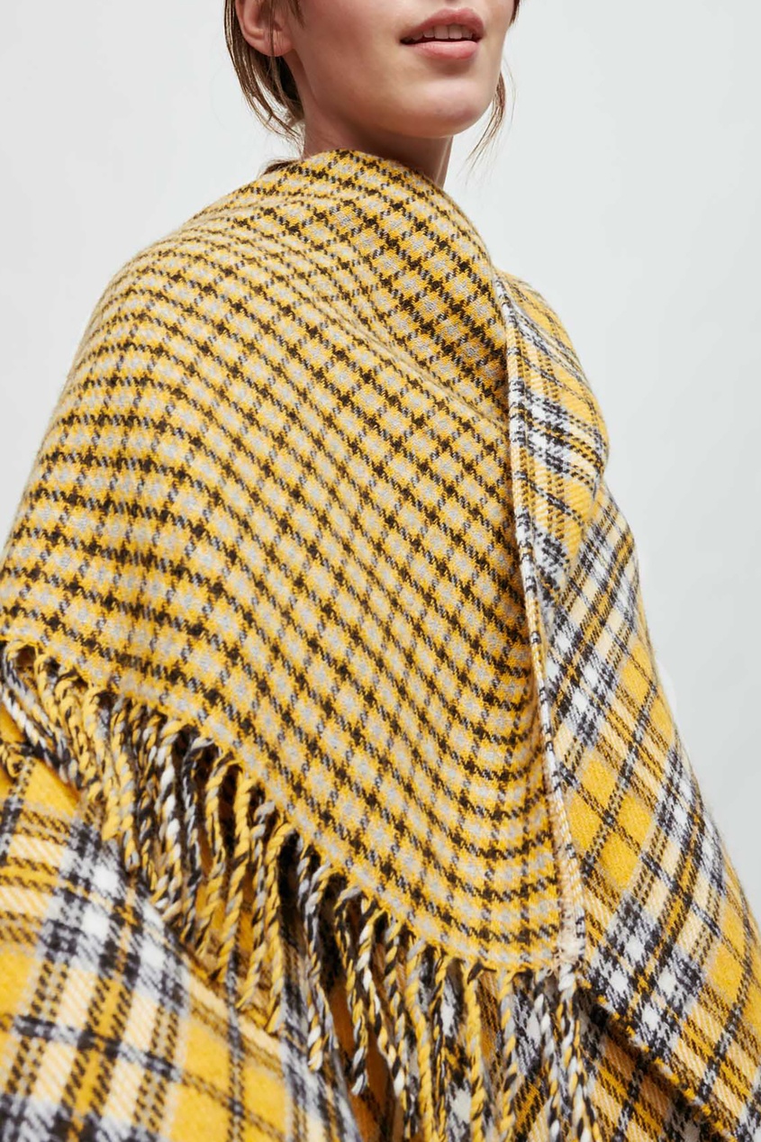 фото Желтая клетчатая накидка-шарф maje