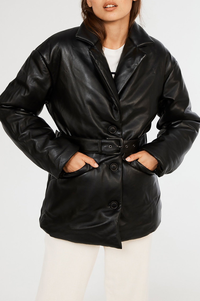 фото Черная кожаная куртка с поясом claudie pierlot