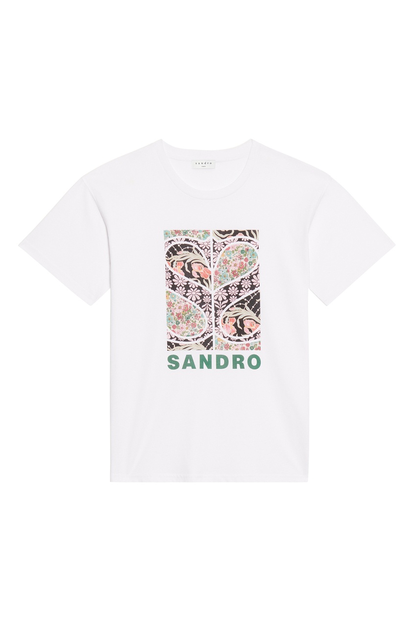 фото Белая футболка с логотипом sandro