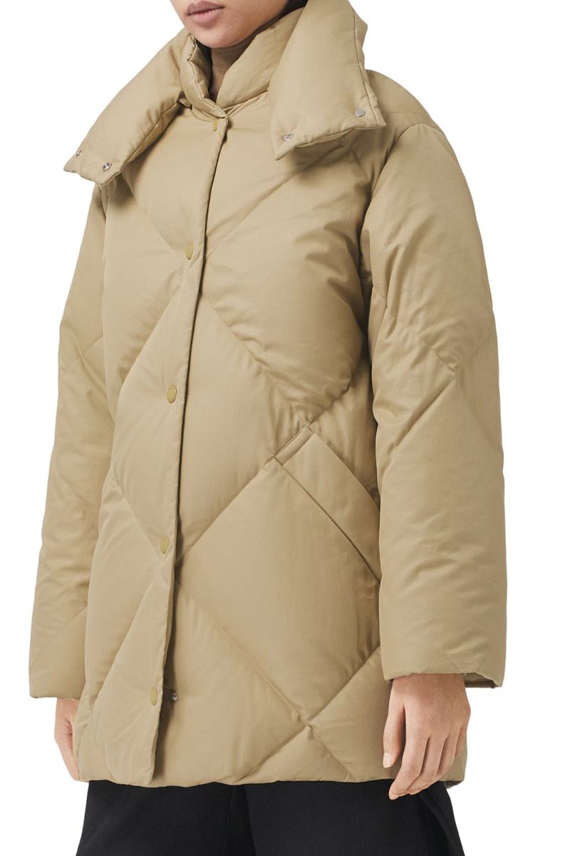 фото Бежевая стеганая куртка с воротником-стойкой burberry