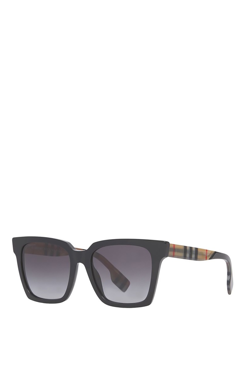 фото Черные квадратные солнцезащитные очки burberry