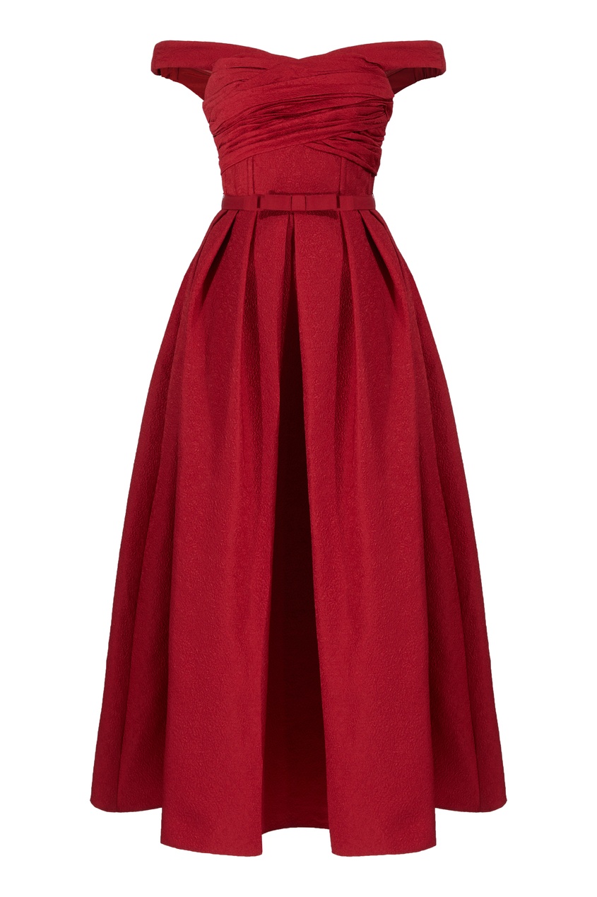 фото Красное платье с открытыми плечами self-portrait