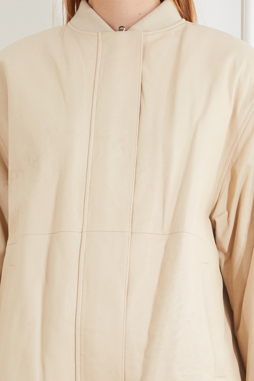 фото Кожаная куртка цвета ванили brava loulou studio