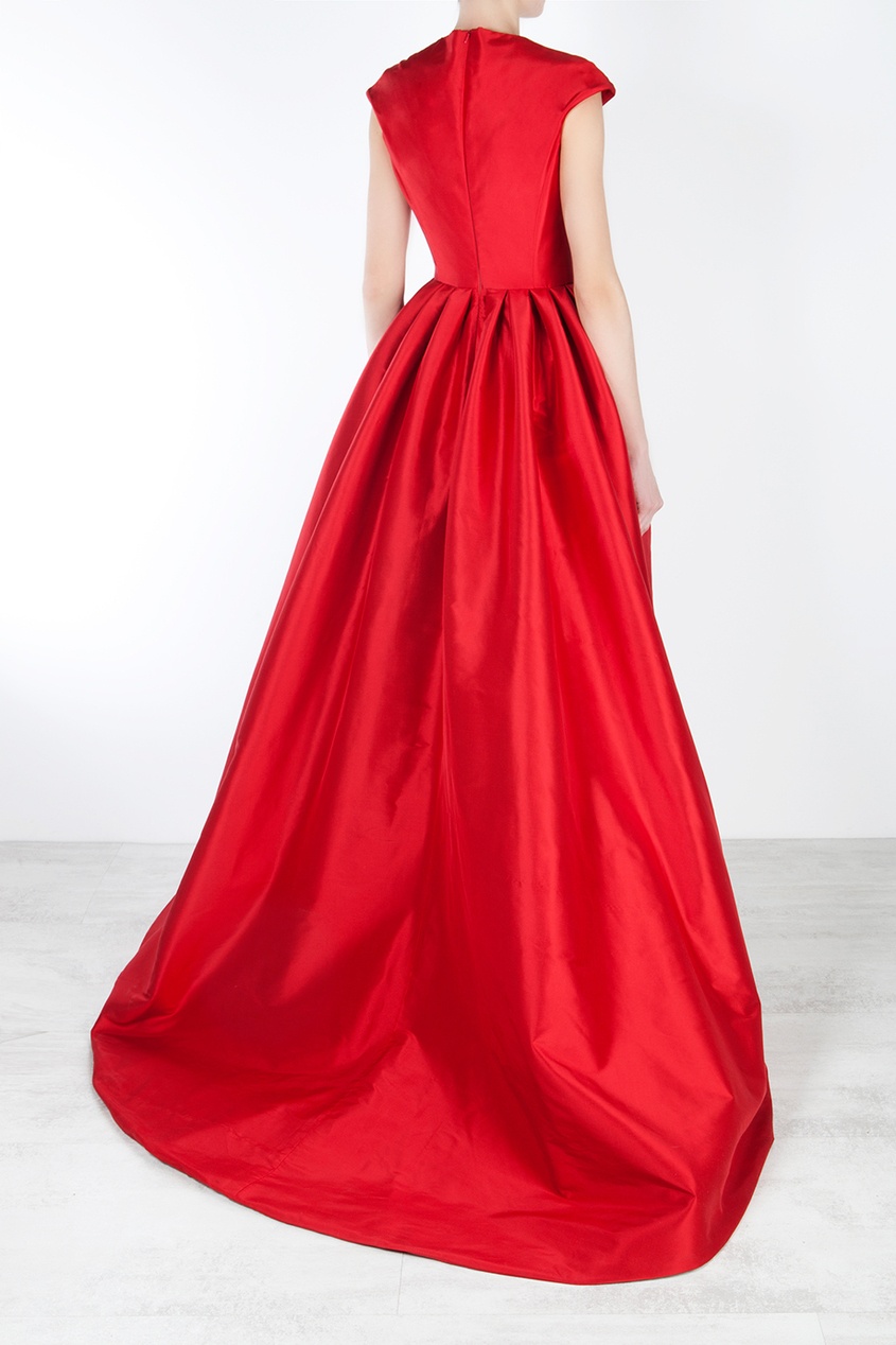 Красное шелковое платье