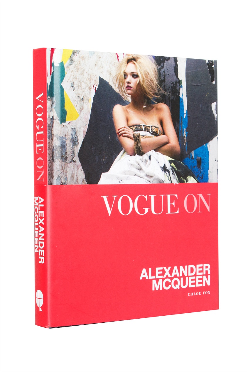 

Vogue on: Alexander McQueen, Multicolor, Vogue on: Alexander McQueen