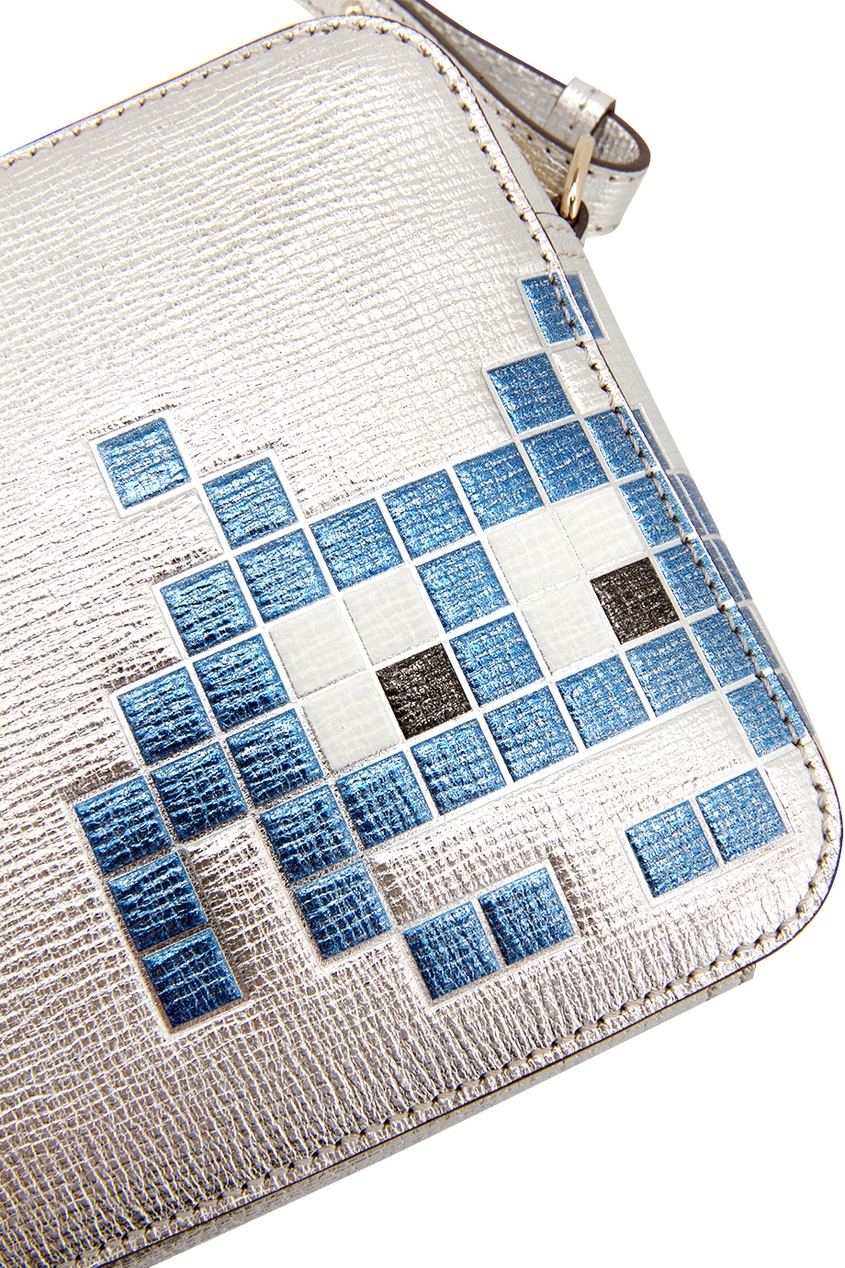 фото Сумка из металлизированной кожи space invader anya hindmarch