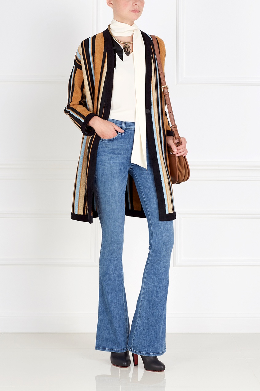 Расклешенные джинсы