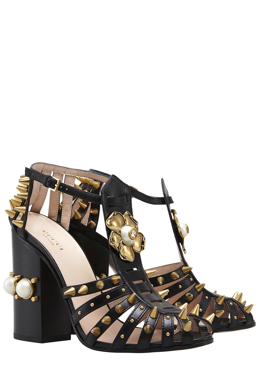 Кожаные босоножки с жемчугом