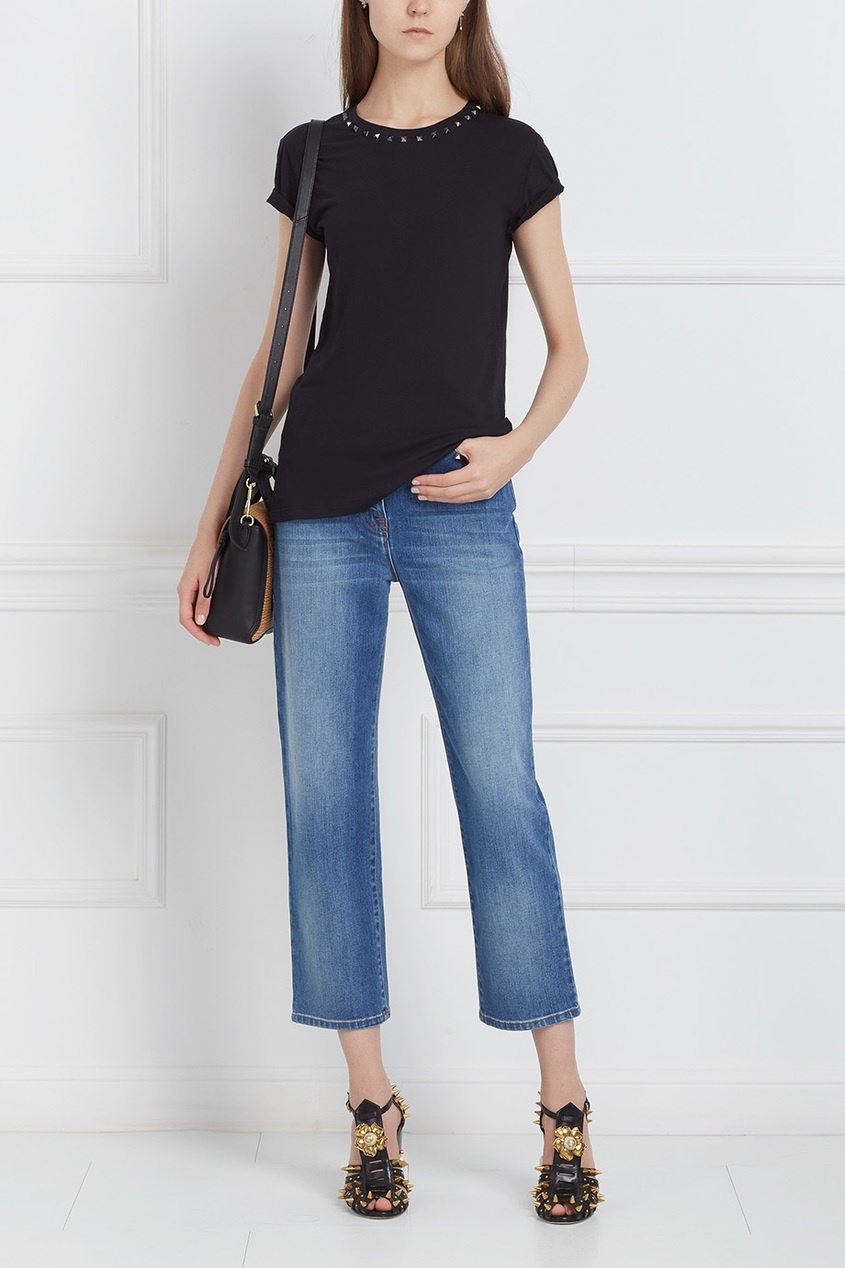 Укороченные джинсы с потертостями