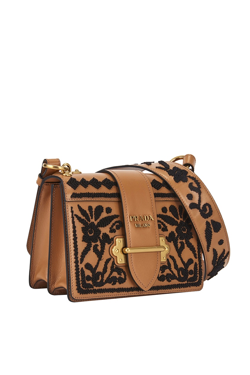 фото Кожаная сумка с вышивкой ethnical cahier prada