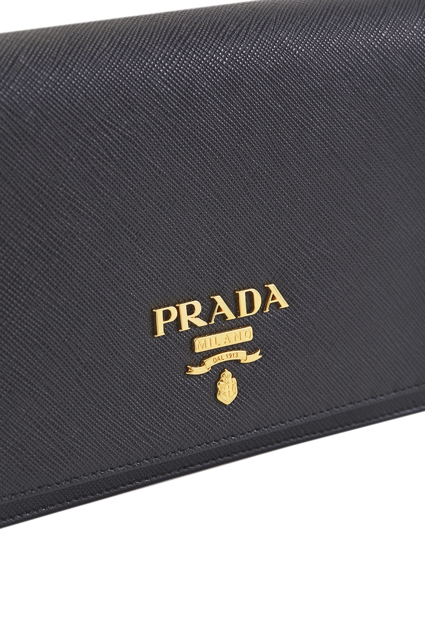 фото Кожаная сумка Prada
