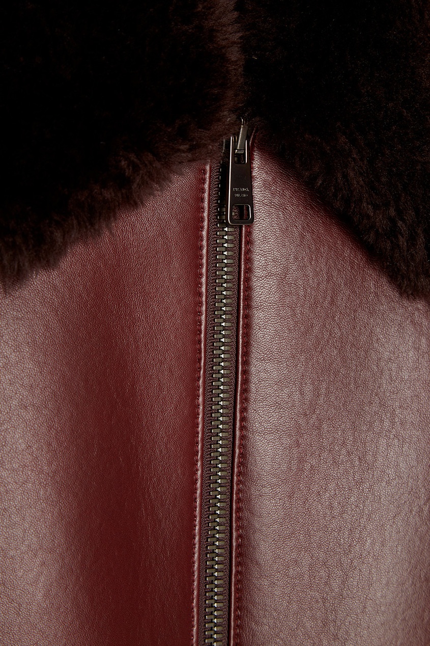 фото Кожаная куртка с меховым воротником prada