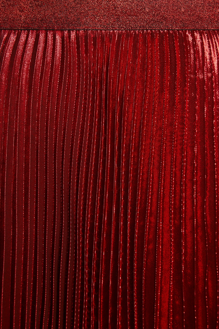 фото Плиссированная юбка из красного шелка christopher kane