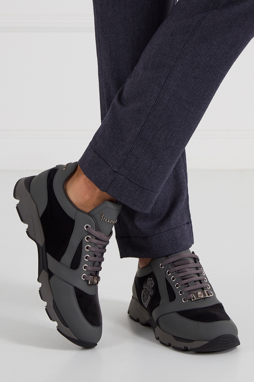 Серые кроссовки с бархатными вставками