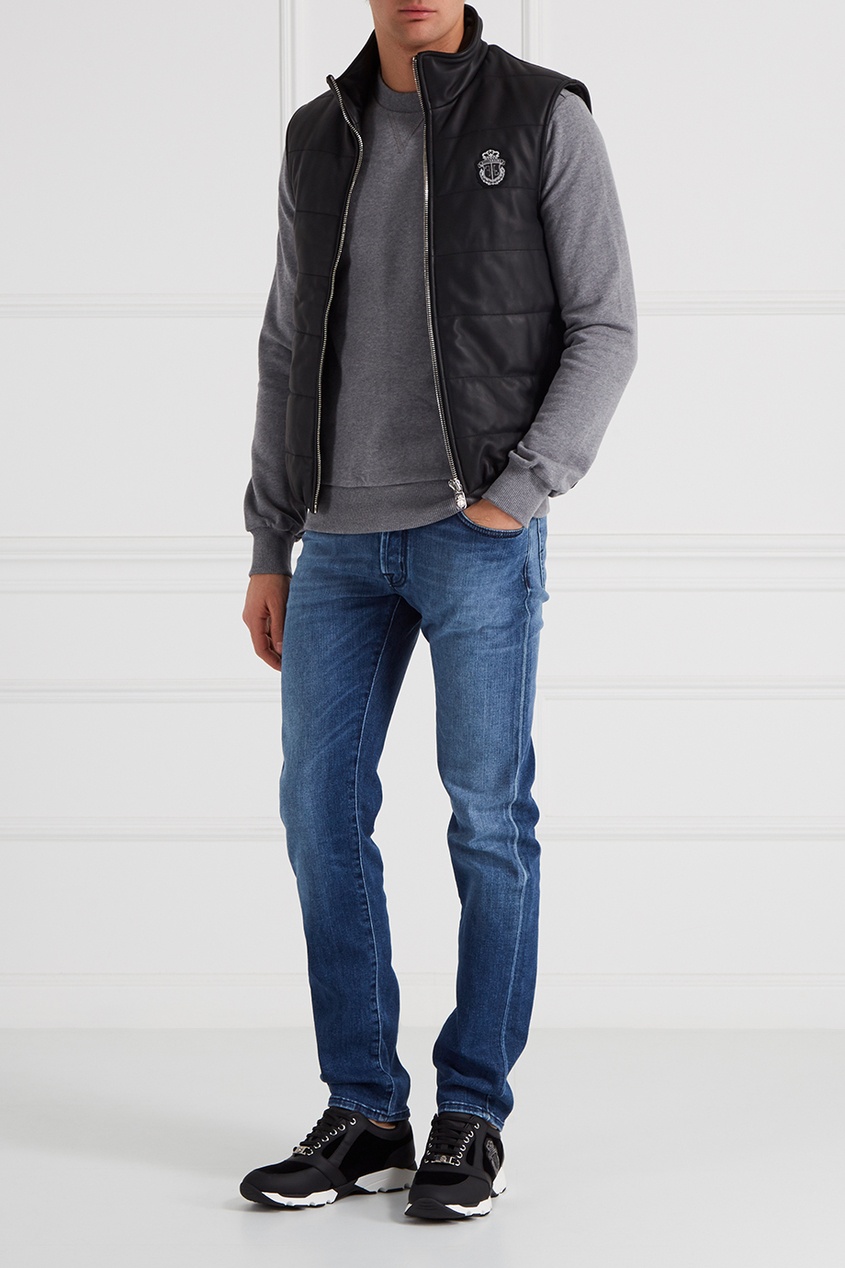 Черные кроссовки с бархатными вставками