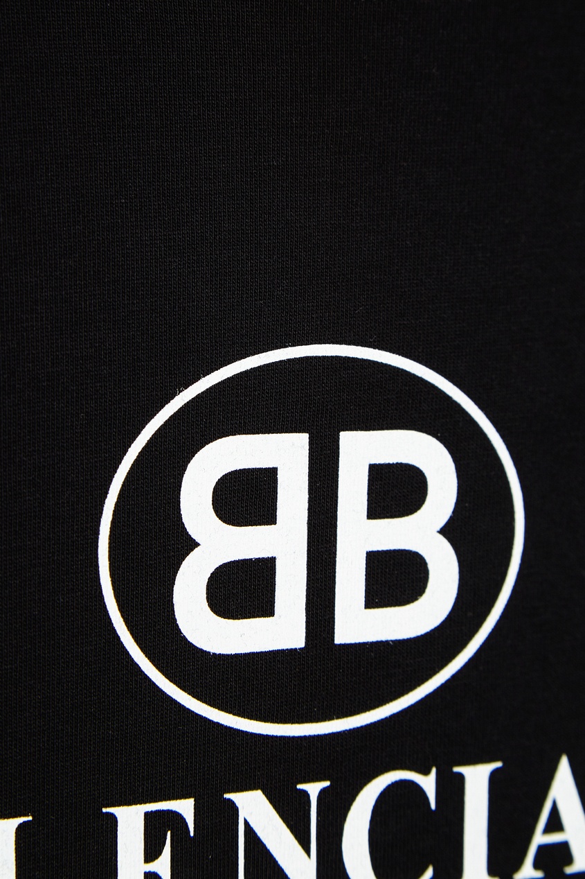 фото Черная футболка с принтом Balenciaga
