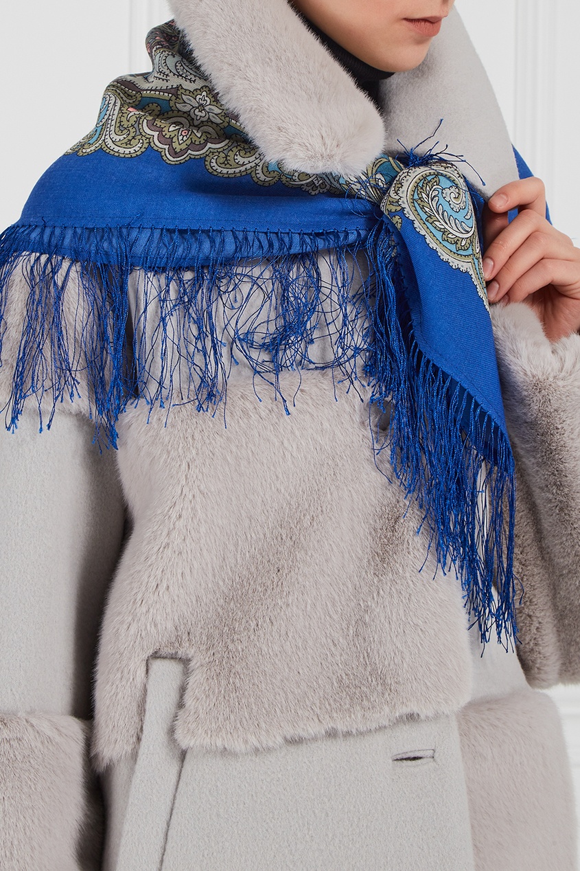фото Синий платок с узорами павловопосадская платочная мануфактура
