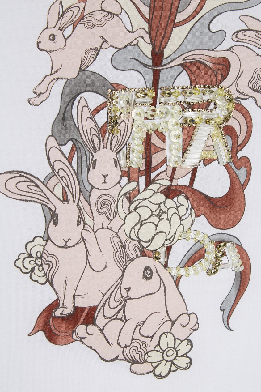 Футболка с бежевым принтом