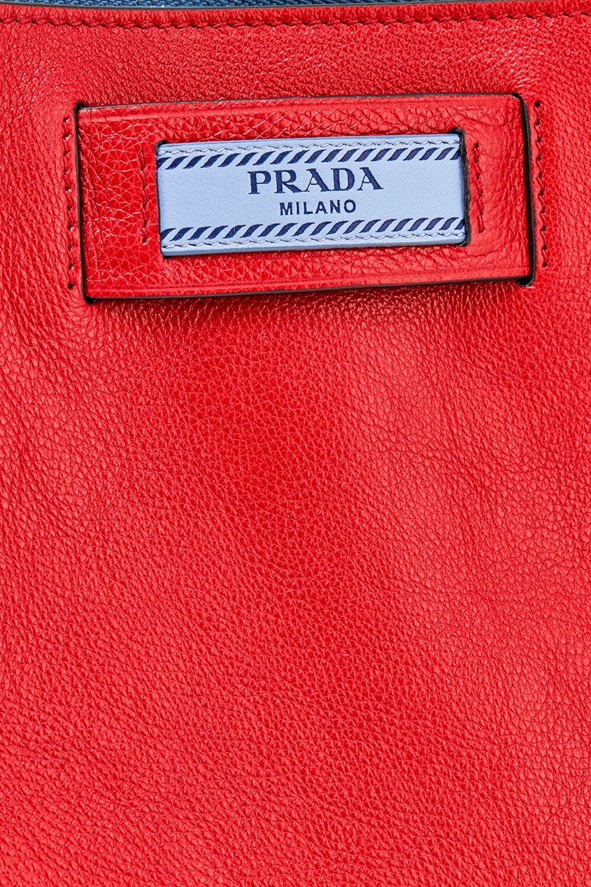 фото Красная сумка из кожи Etiquette Prada