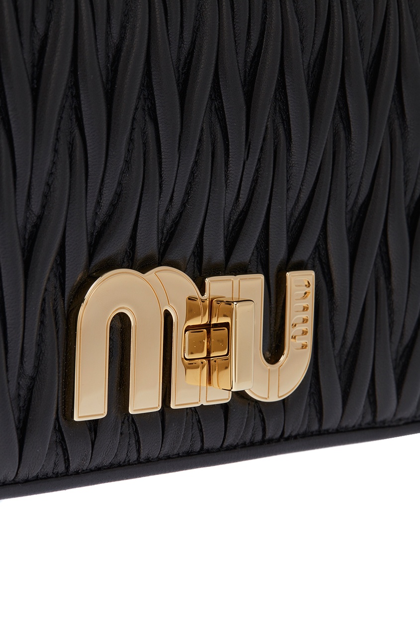 фото Драпированная сумка из кожи miu logo miu miu