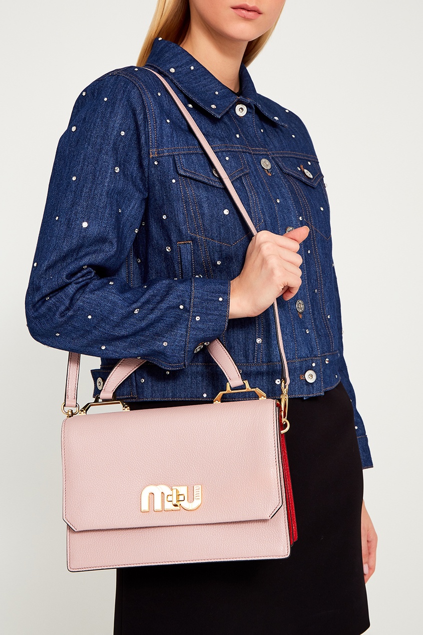 фото Розовая сумка с логотипом miu logo miu miu