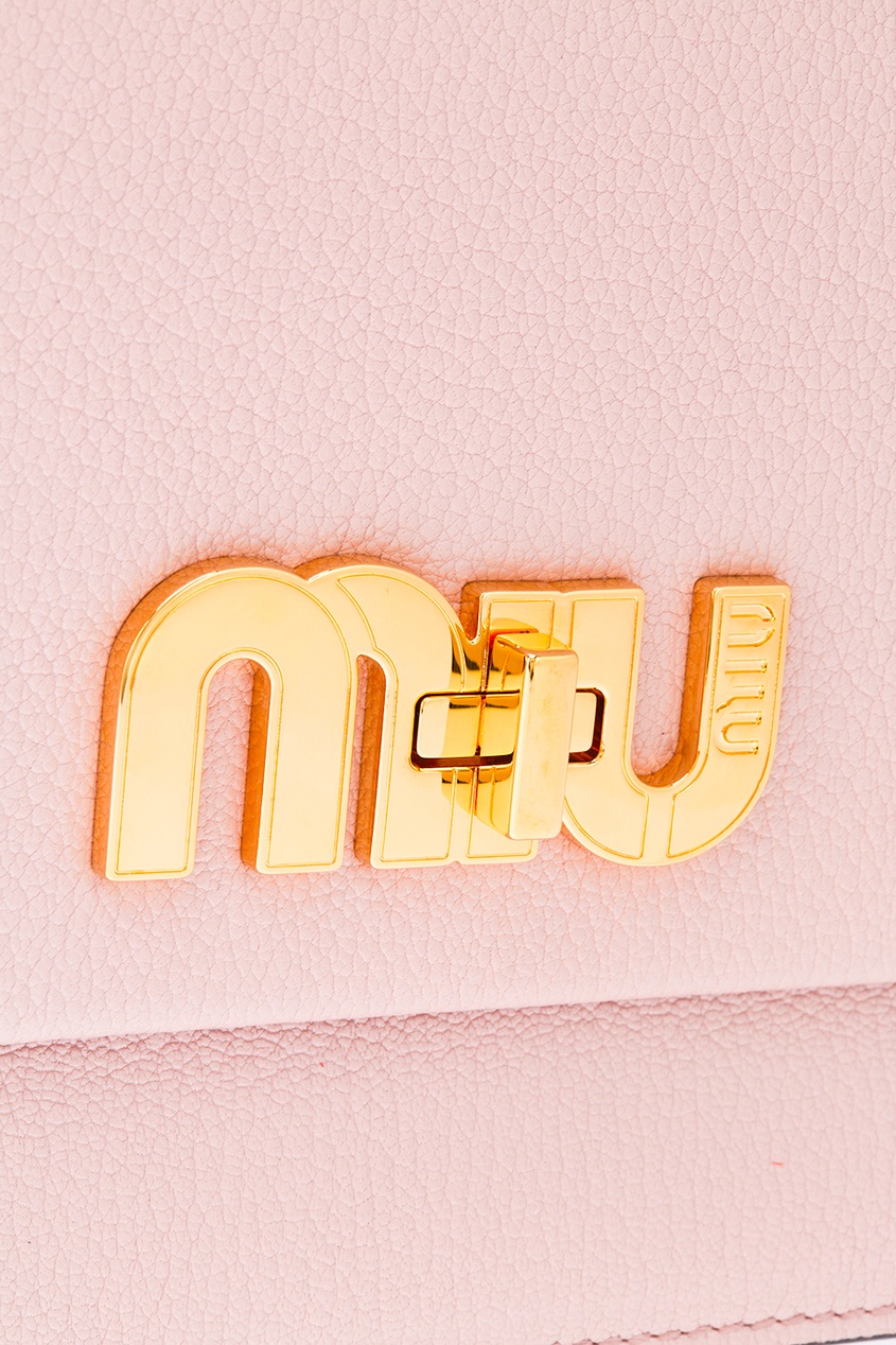 фото Розовая сумка с логотипом miu logo miu miu