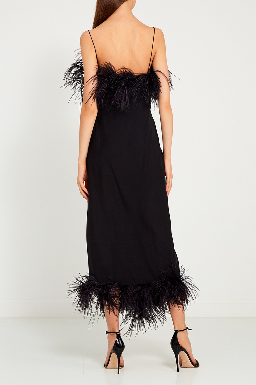 Бархатное платье с перьями