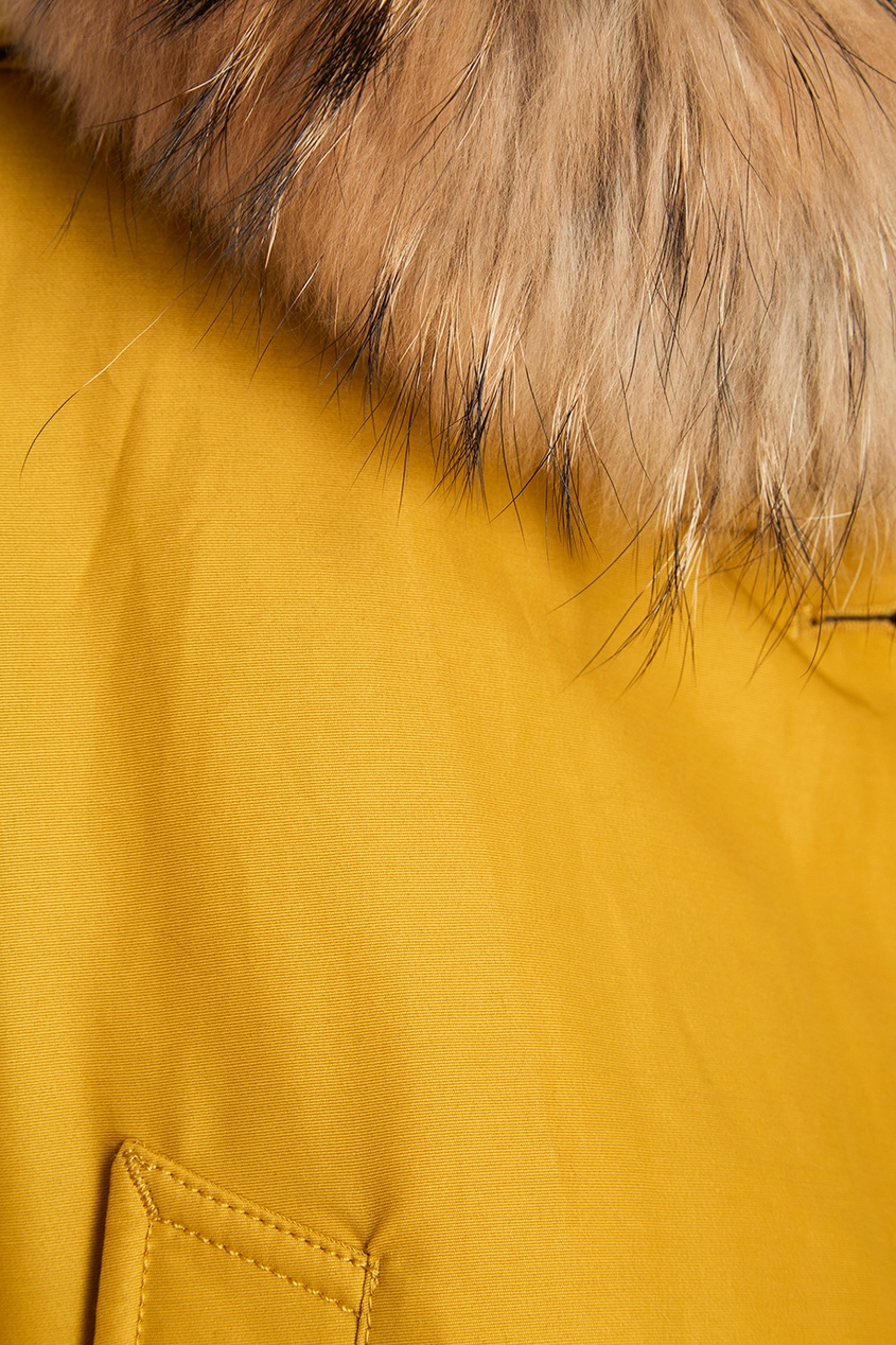 фото Желтая хлопковая парка с мехом woolrich