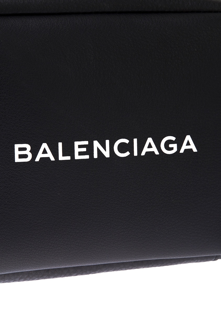 фото Черная кожаная сумка с логотипом balenciaga