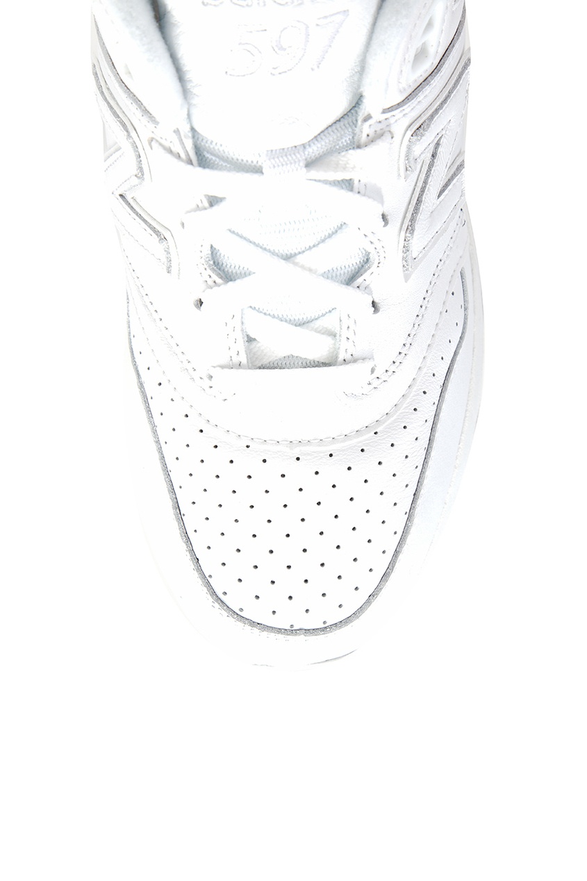 Белые кожаные кроссовки с перфорацией №597