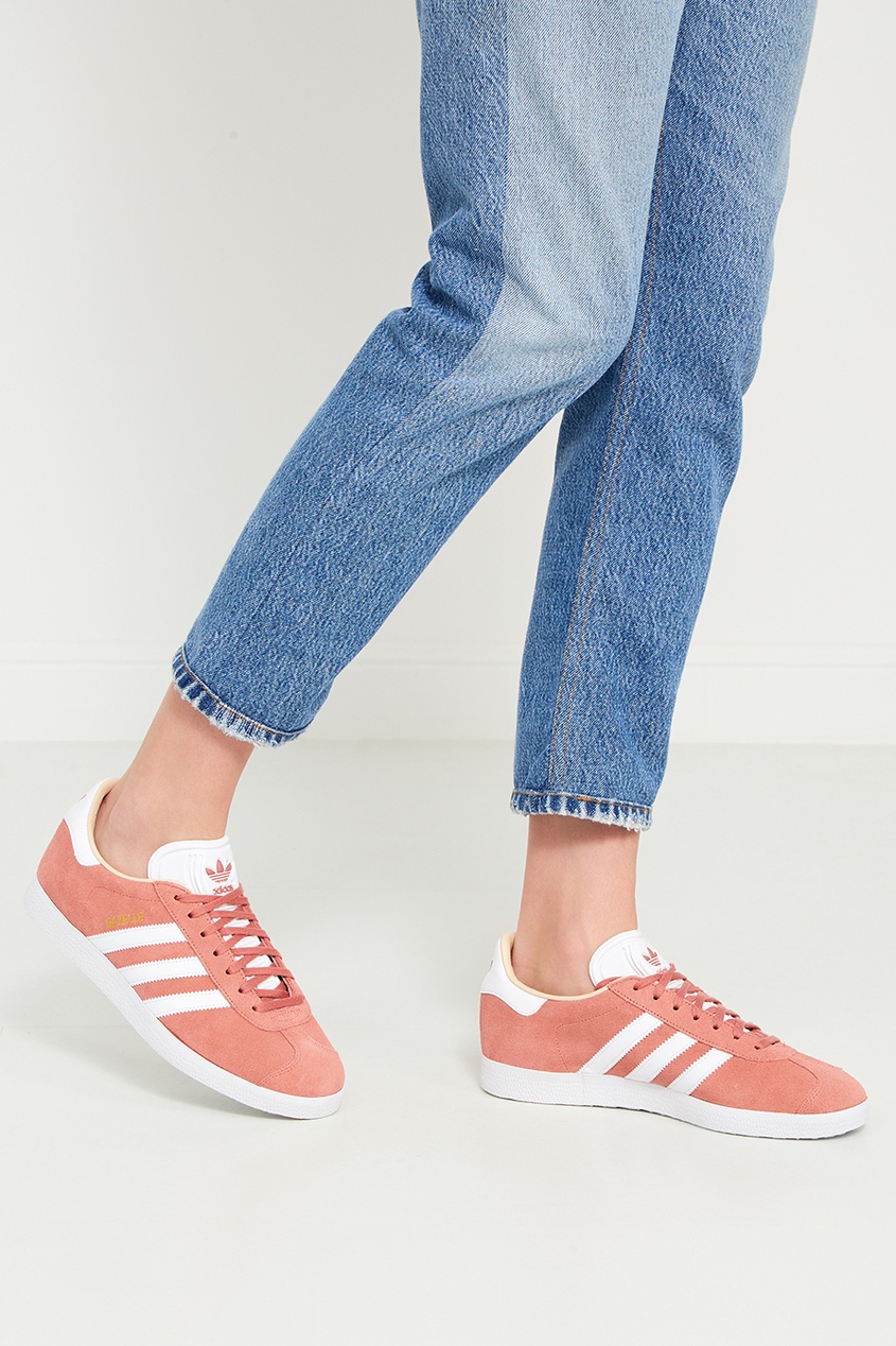 фото Розовые кеды из замши gazelle adidas