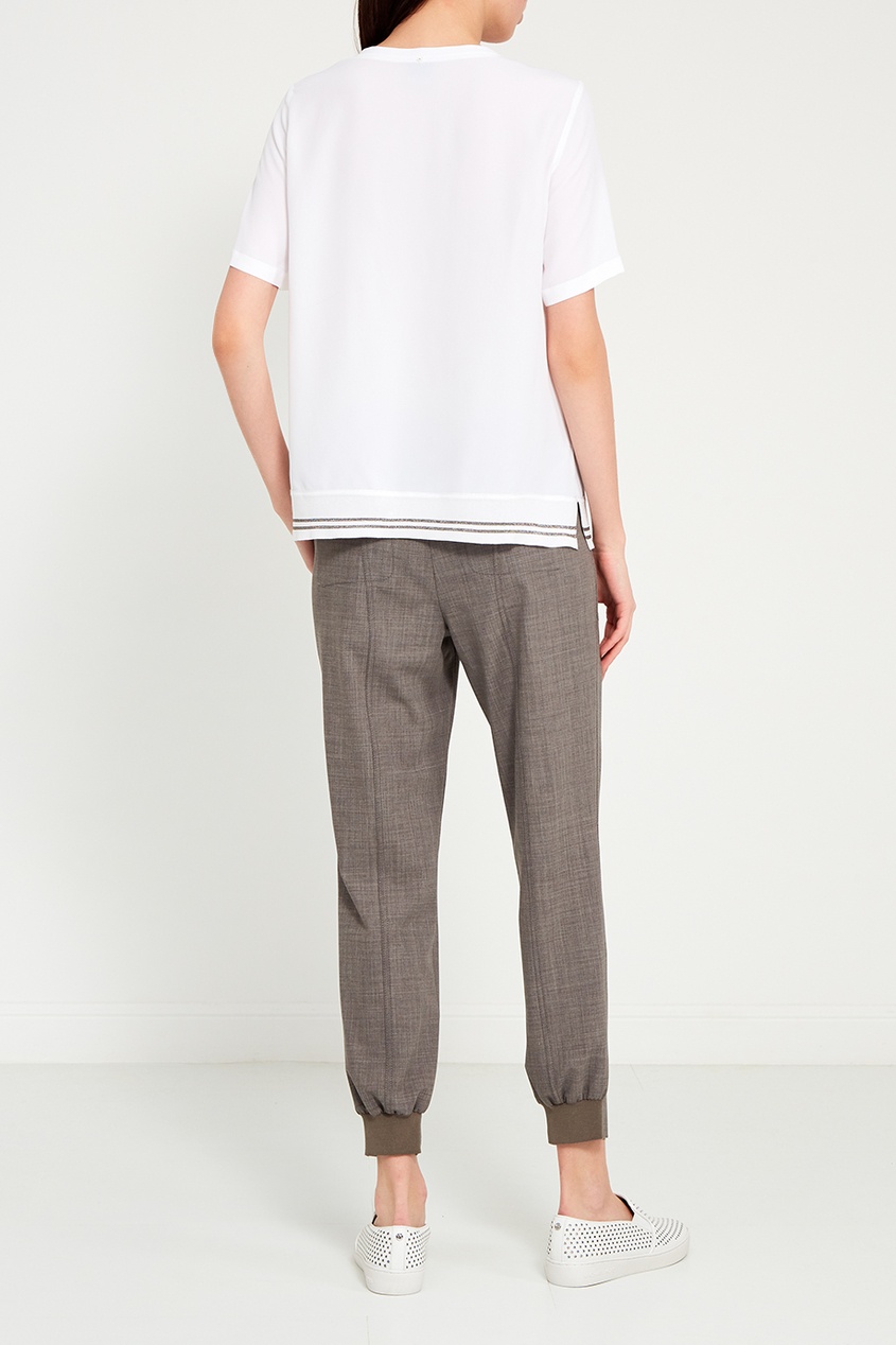 Белая футболка с шелком