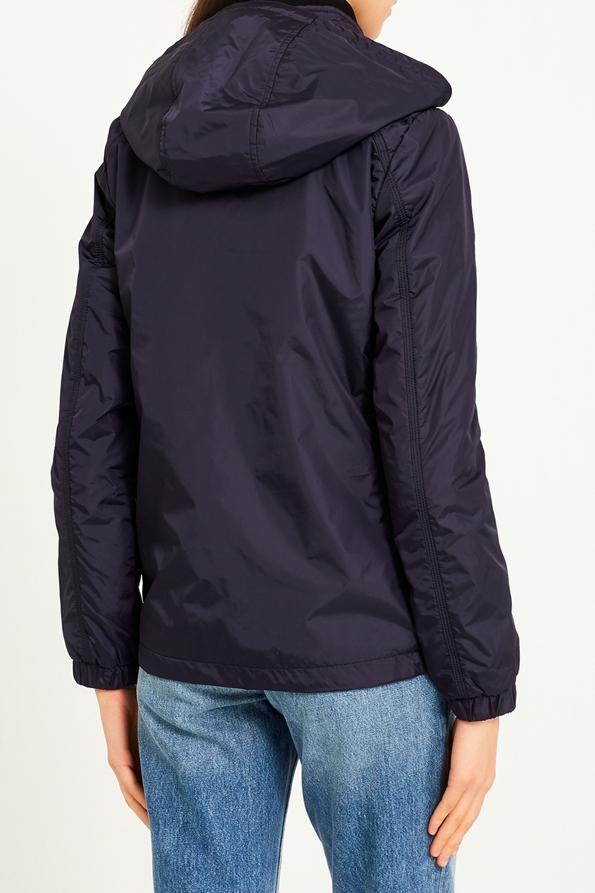 Синяя ветровка на молнии