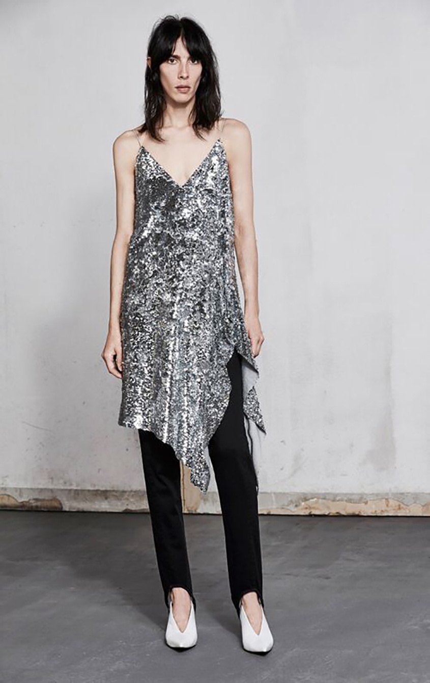 фото Платье с серебристыми пайетками mo&co