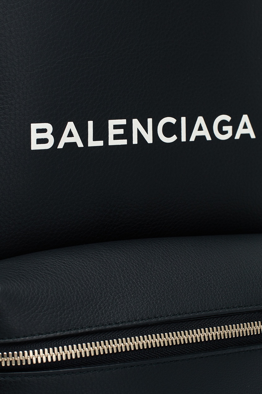 фото Черный кожаный рюкзак everyday balenciaga