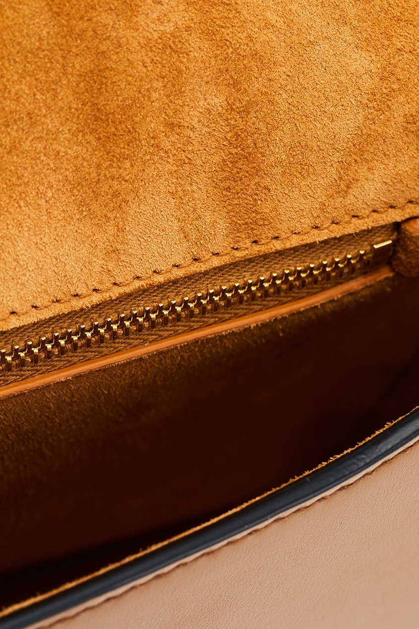 фото Бежевая кожаная сумка на текстильном ремне prada