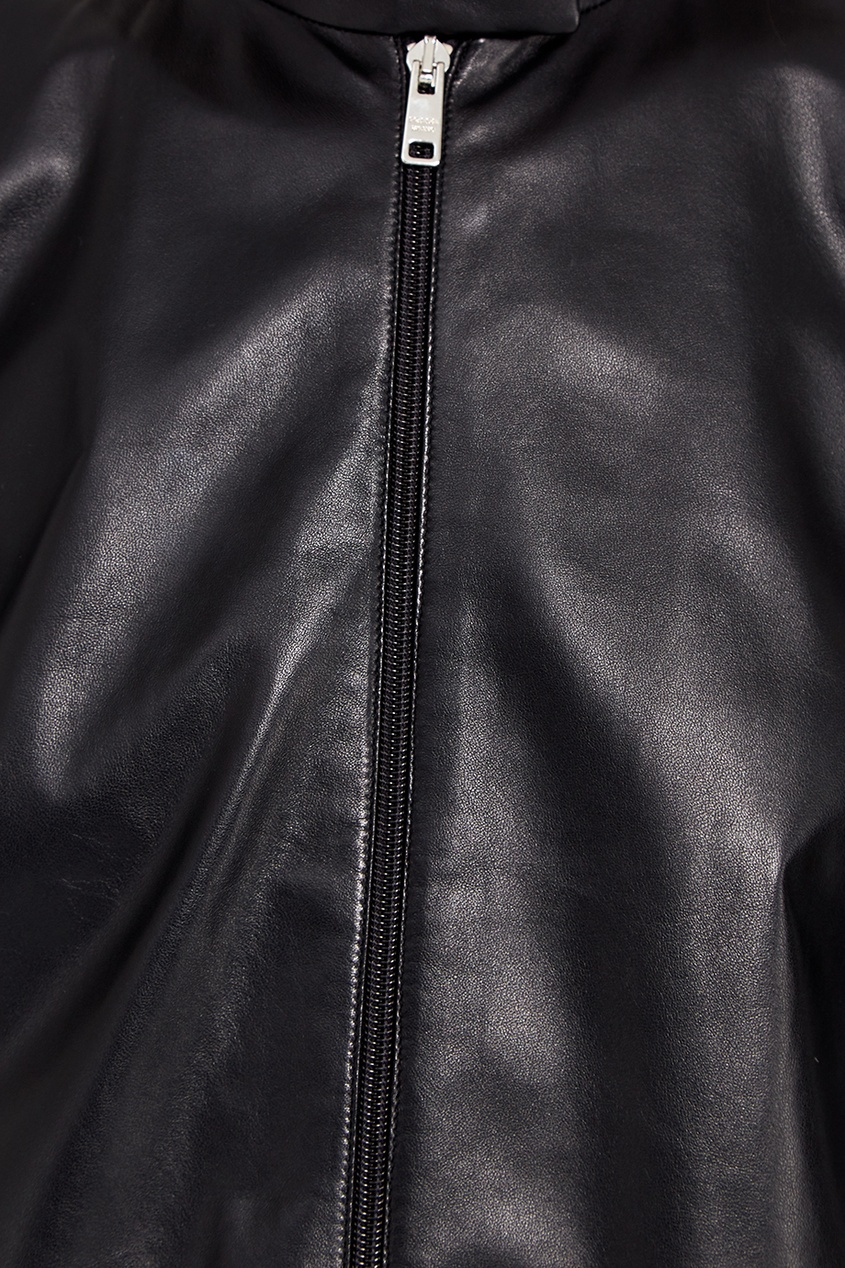 фото Черная кожаная куртка на молнии prada
