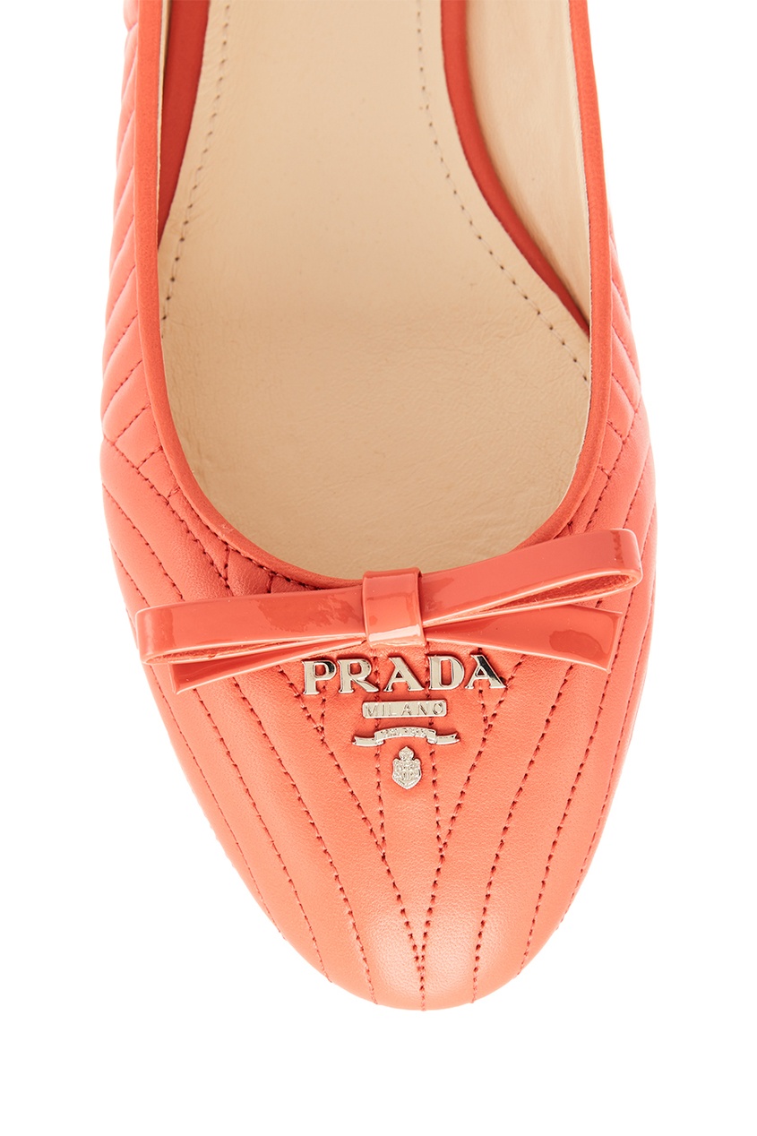 фото Красные кожаные балетки prada