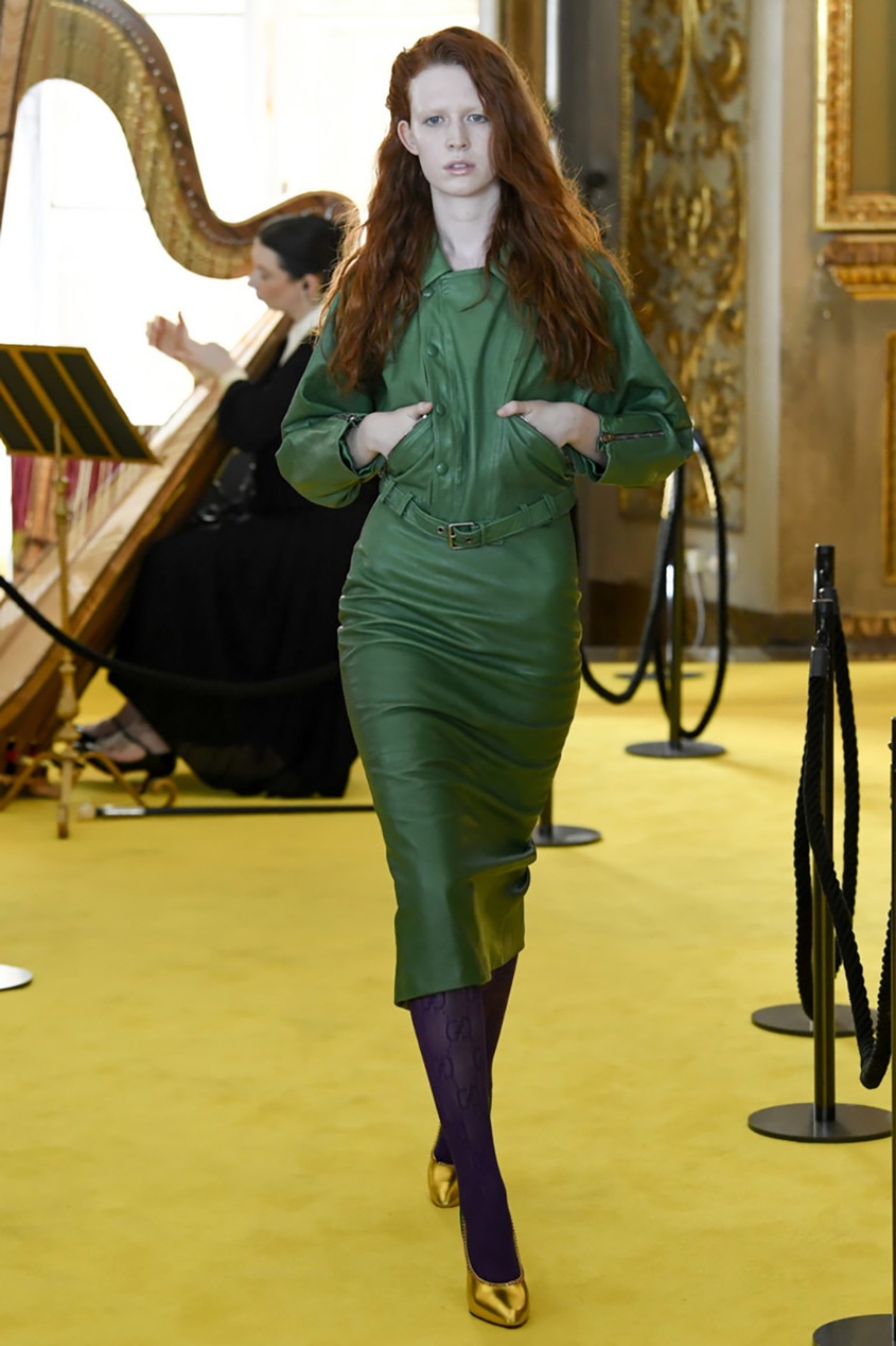 фото Зеленая кожаная юбка gucci