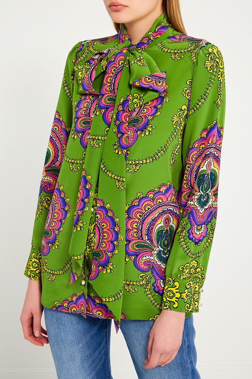 Зеленая блузка с этническим принтом
