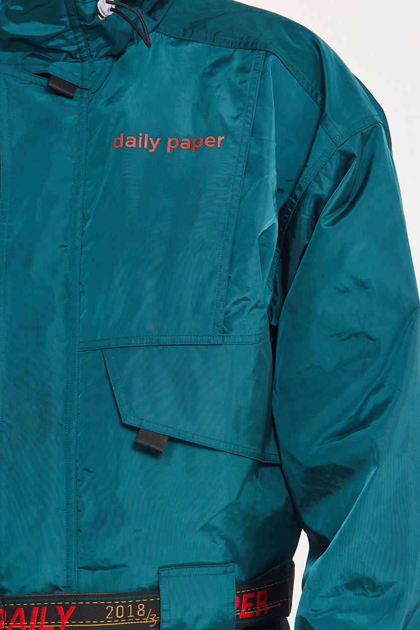 фото Зеленая куртка с декоративным поясом daily paper