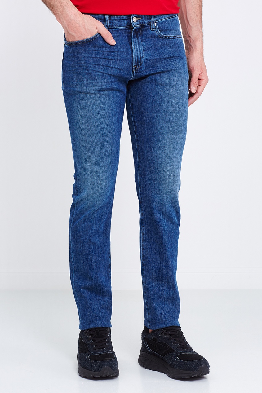 фото Синие джинсы с серебристыми заклепками Boss
