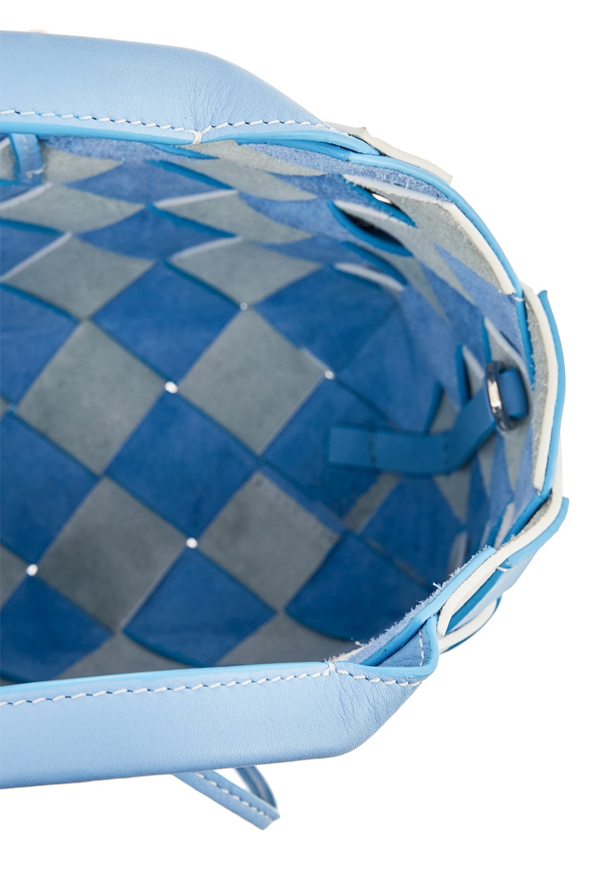 Бело-голубая кожаная сумка Woven Basket