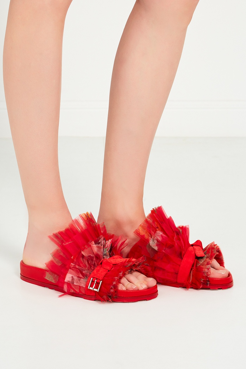 фото Красные сандалии с сеткой alexander mcqueen