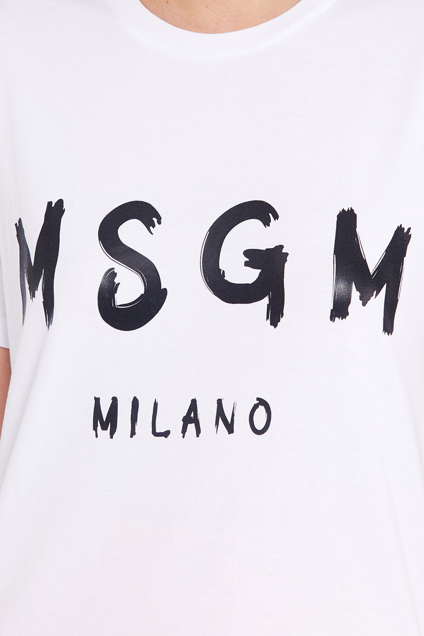 фото Белая футболка с черным логотипом msgm